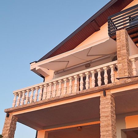 Apartments Cetiri Sestrice Novigrad  ภายนอก รูปภาพ