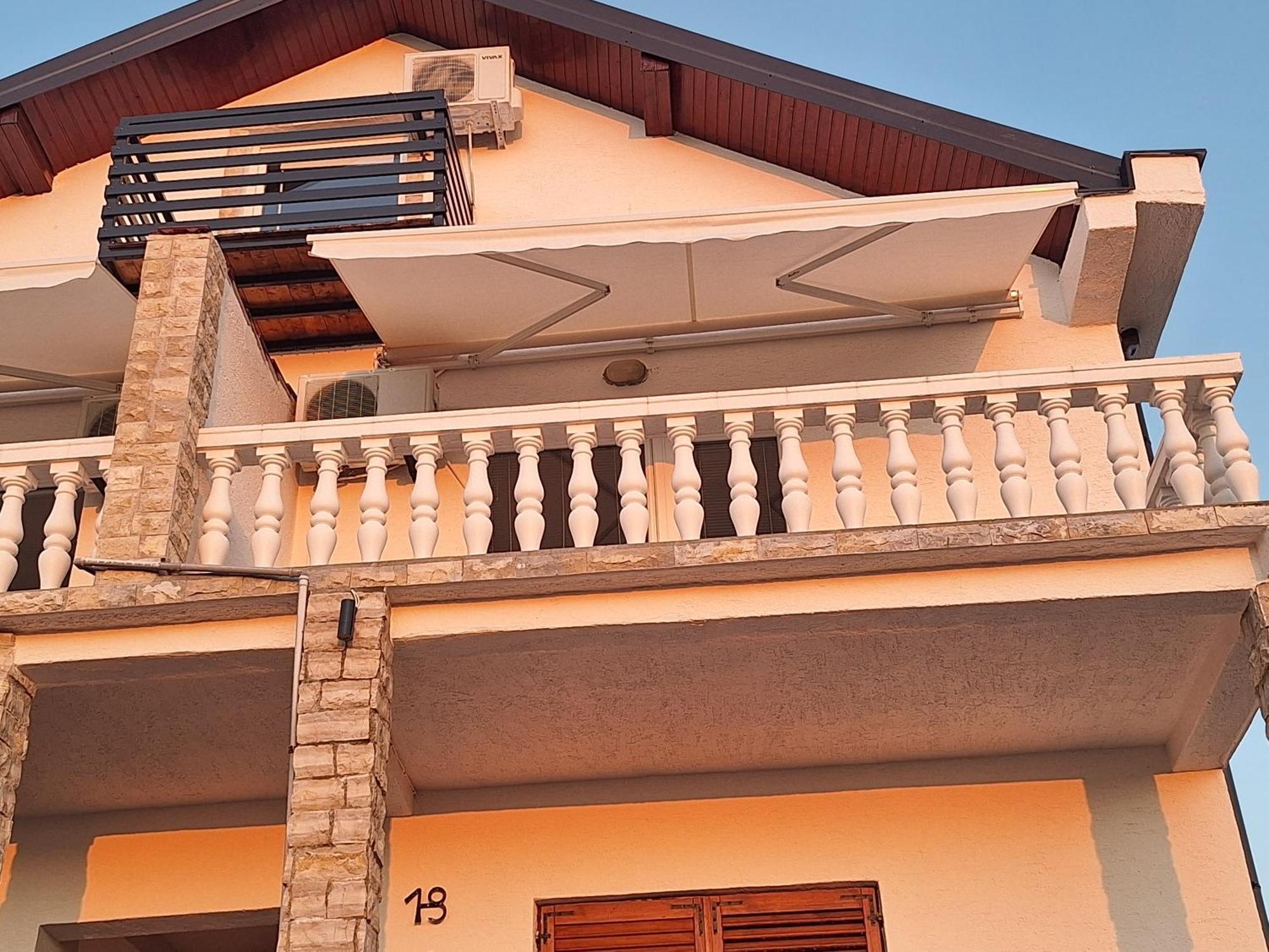 Apartments Cetiri Sestrice Novigrad  ภายนอก รูปภาพ